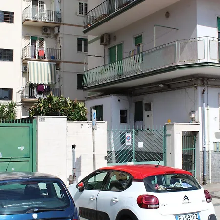 Apartment Punto Felice Stadio - Fuorigrotta Centro - *
