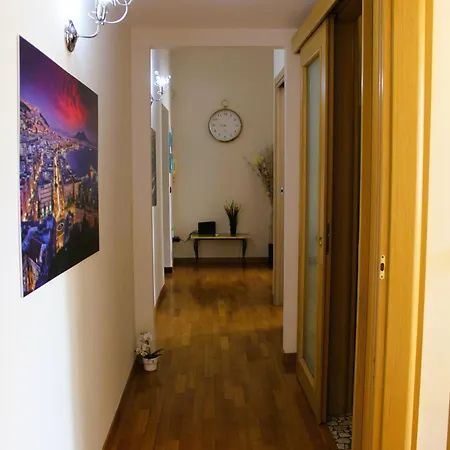Apartment Punto Felice Stadio - Fuorigrotta Centro - *